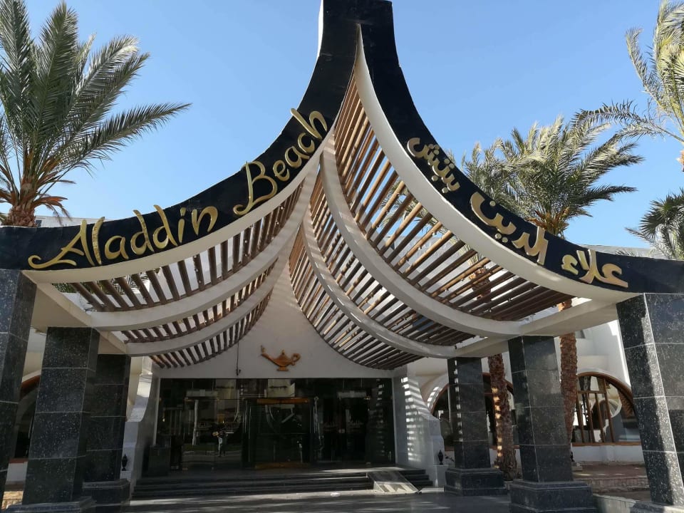 Eingang Aladdin Beach Resort