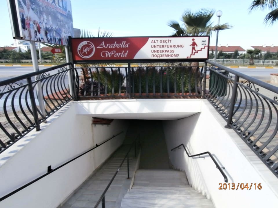 Weg zum Strand Hotel Arabella World