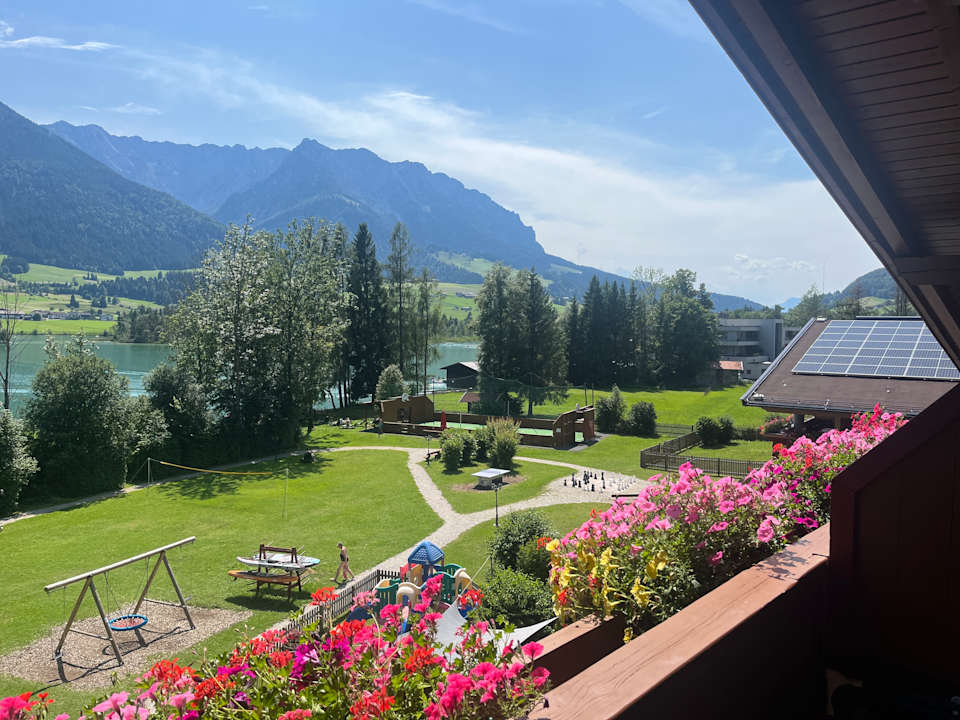 Außenansicht Hotel Bellevue am See