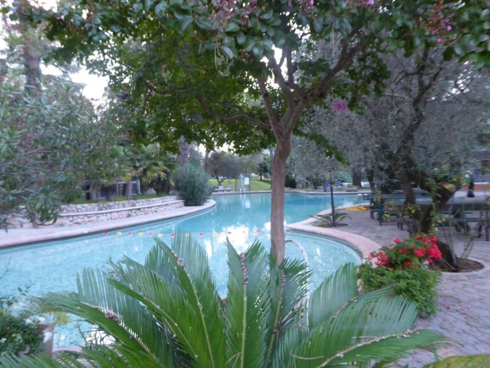 Pool im Garten Hotel Marco Polo