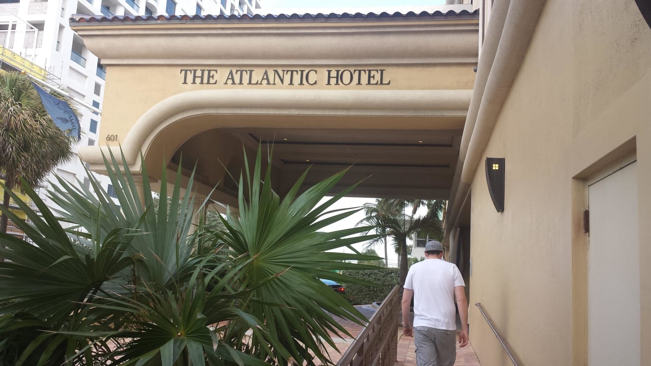 Eingang Hotel The Atlantic Resort & Spa