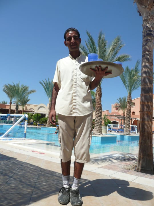 Ahmed B., unser Kellner  Jaz Dar EL Madina