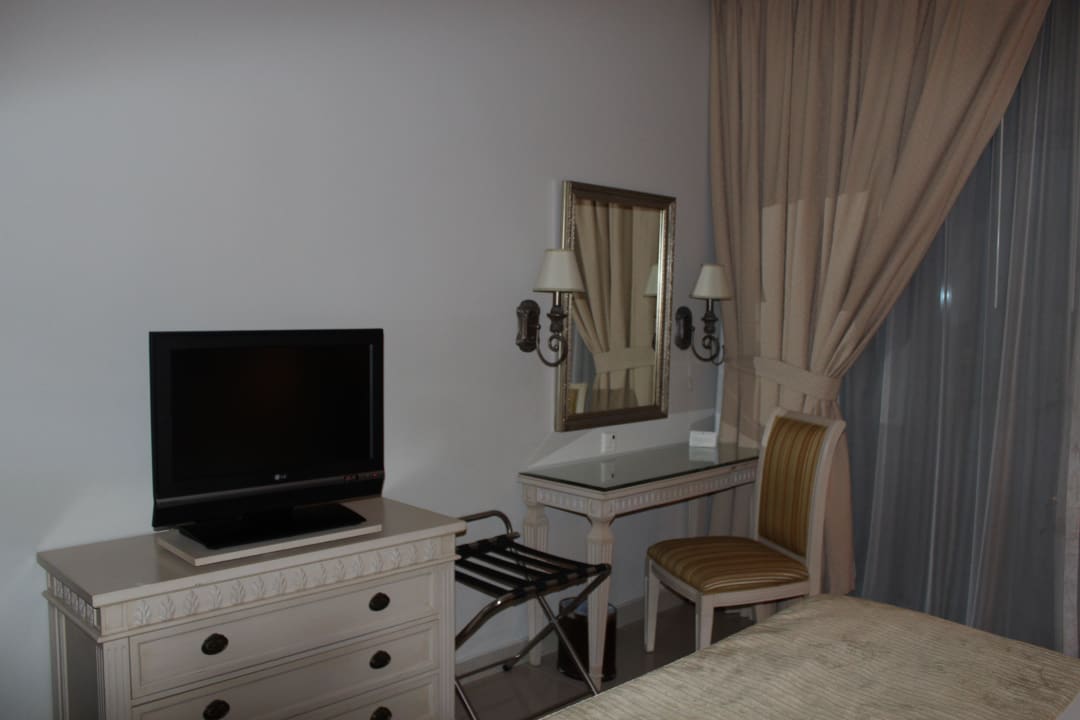 Schlafzimmer Two Seasons Hotel & Apartments