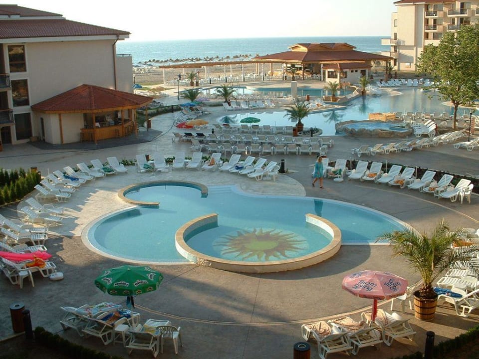 Die Poolanlage HVD Clubhotel Miramar