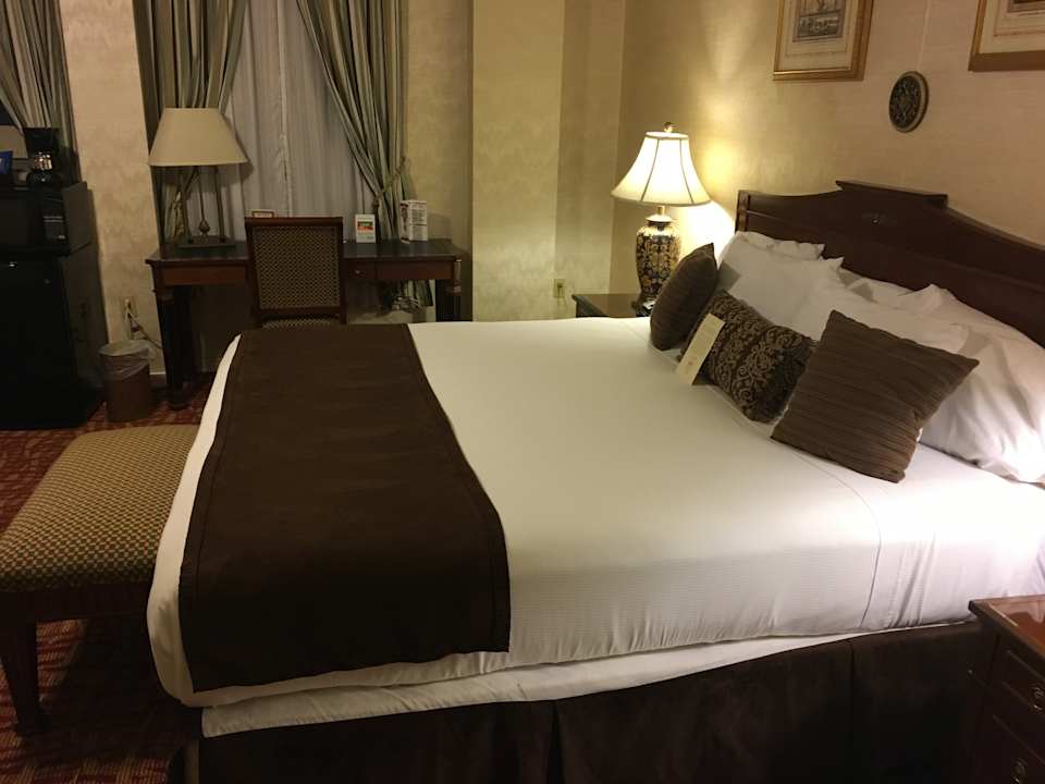 Zimmer SureStay Signature Collection Genetti Hotel