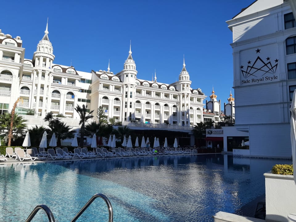 Pool Side Royal Style Hotel