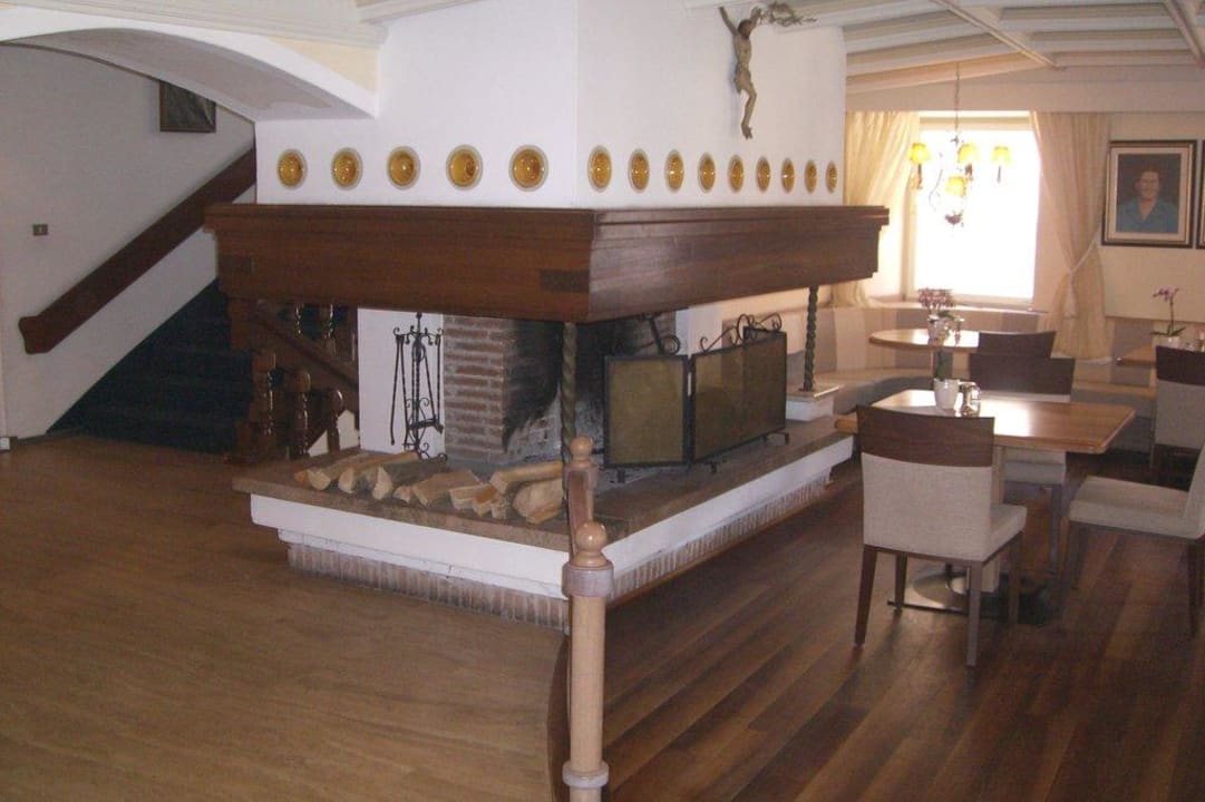 Kamin STROBLHOF Active Family SPA Resort