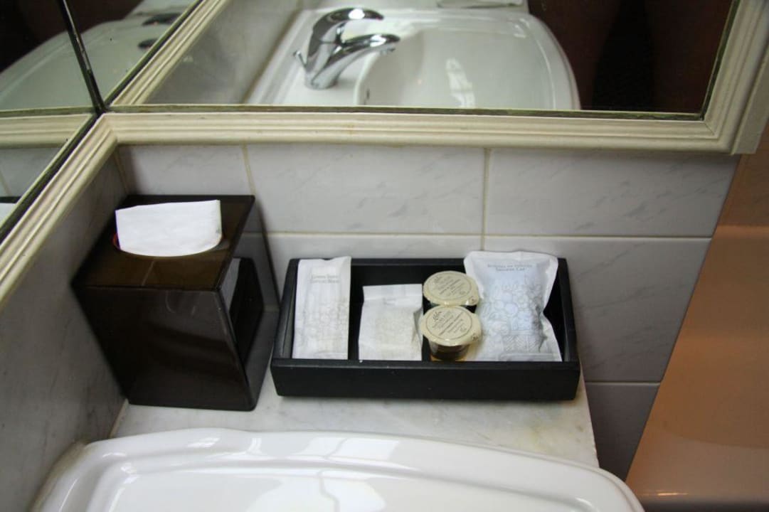 Die Badgrundausstattung The Tawana Bangkok