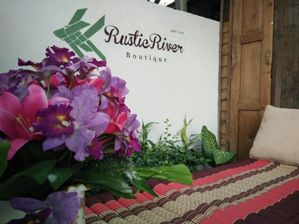 Entrance  Rustic River Boutique