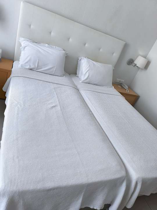 Zimmer Maritimo Beach Hotel