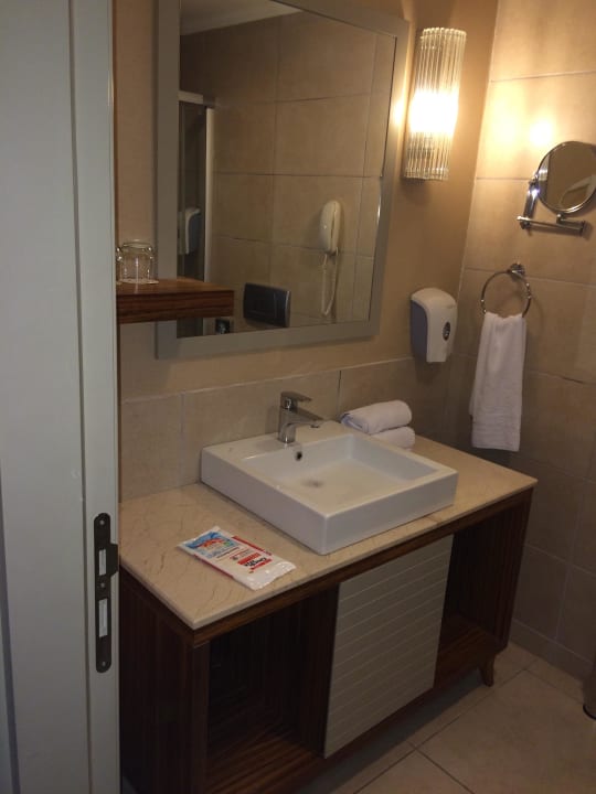 Superior Bad Well Palace Side