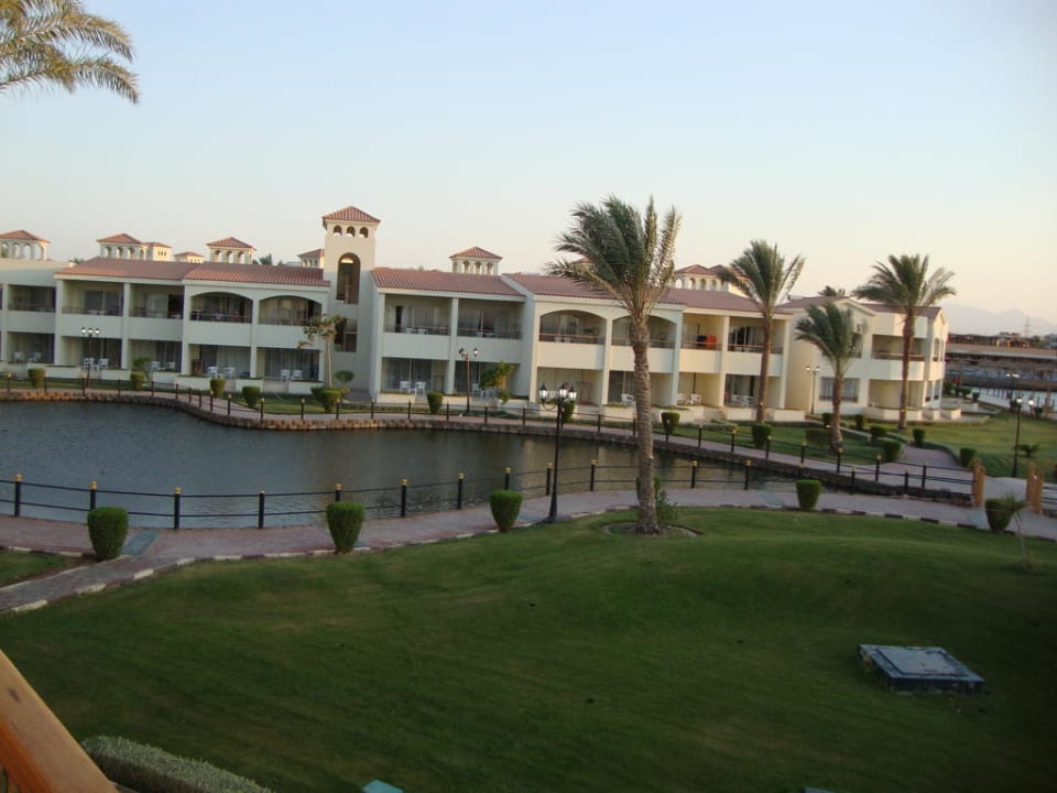 Blick vom Zimmer in die Gartenanlage Pickalbatros Dana Beach Resort - Hurghada