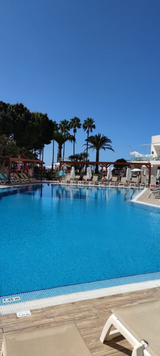 Pool Iberostar Waves Bouganville Playa