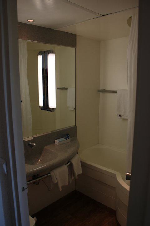 Badezimmer Hotel Novotel Genève Aéroport France