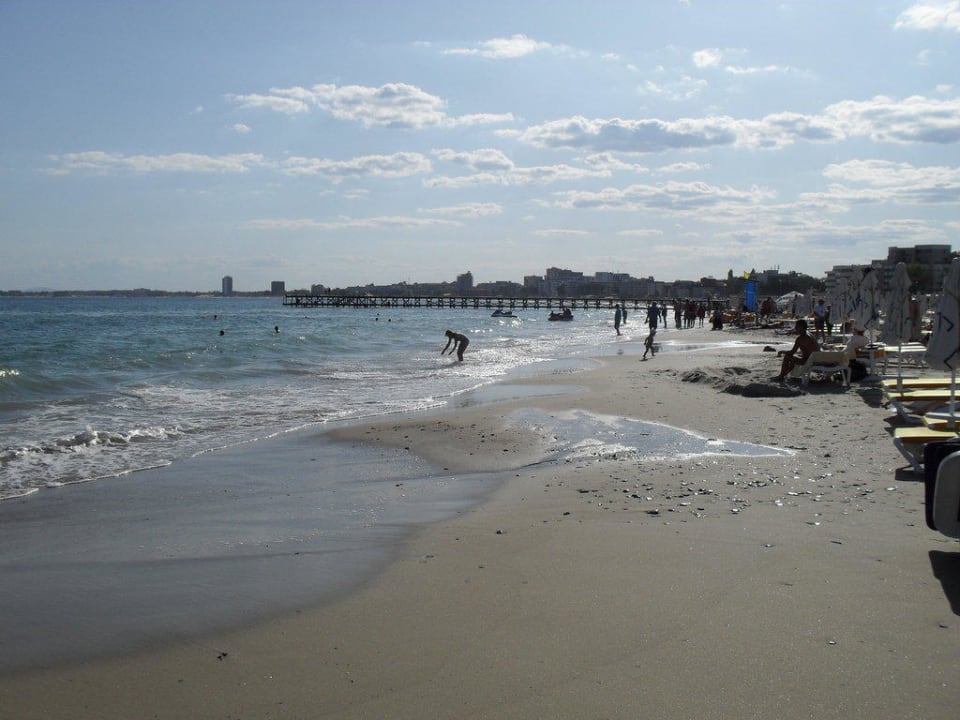 Strandbild vor dem Majestic DIT Majestic Beach Resort