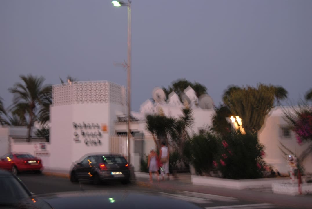 Eingang Sahara Beach Club