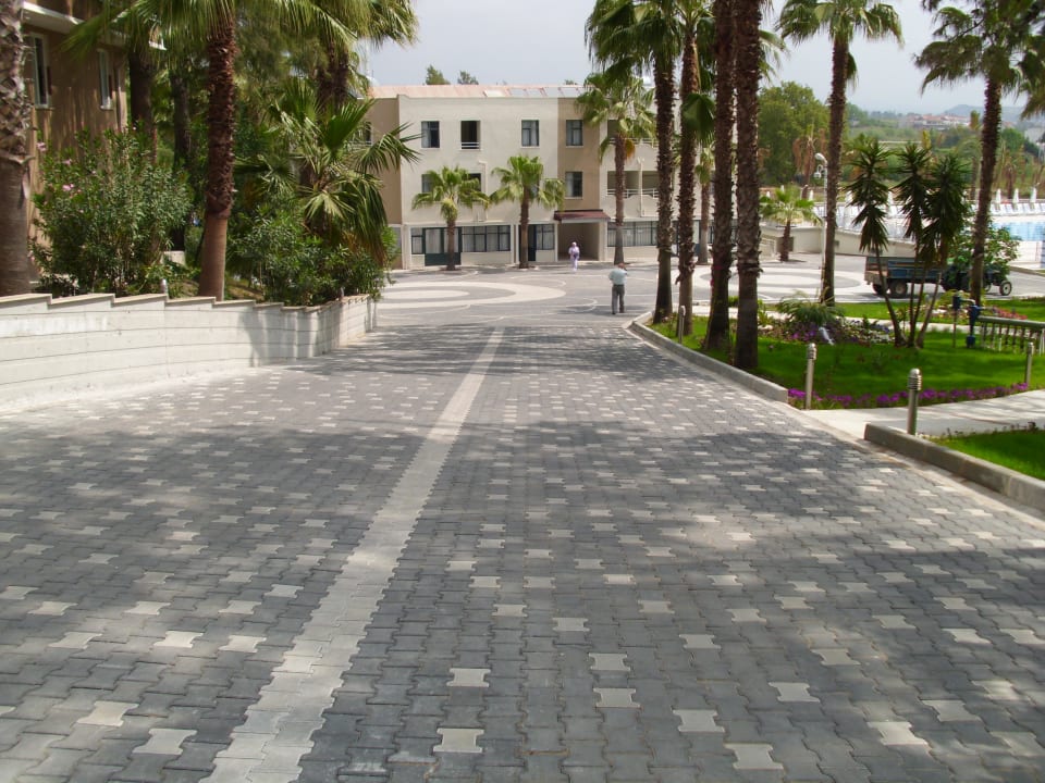 Richtung Wettkampfbecken Club Sidelya Hotel