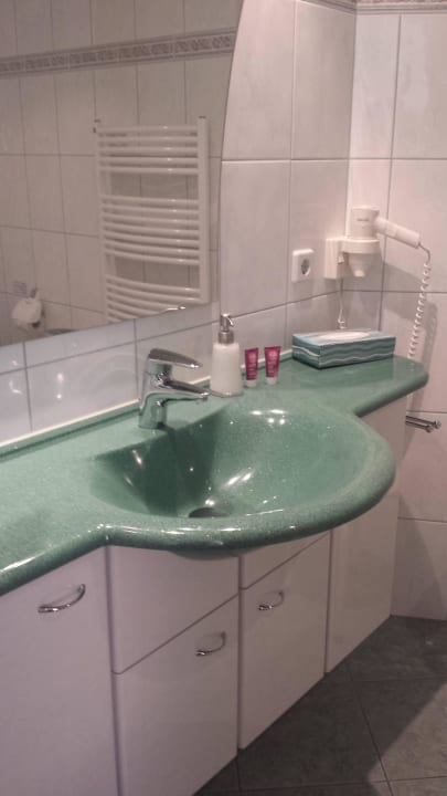 Unser geräumiges Bad Ferienpark Heidenholz