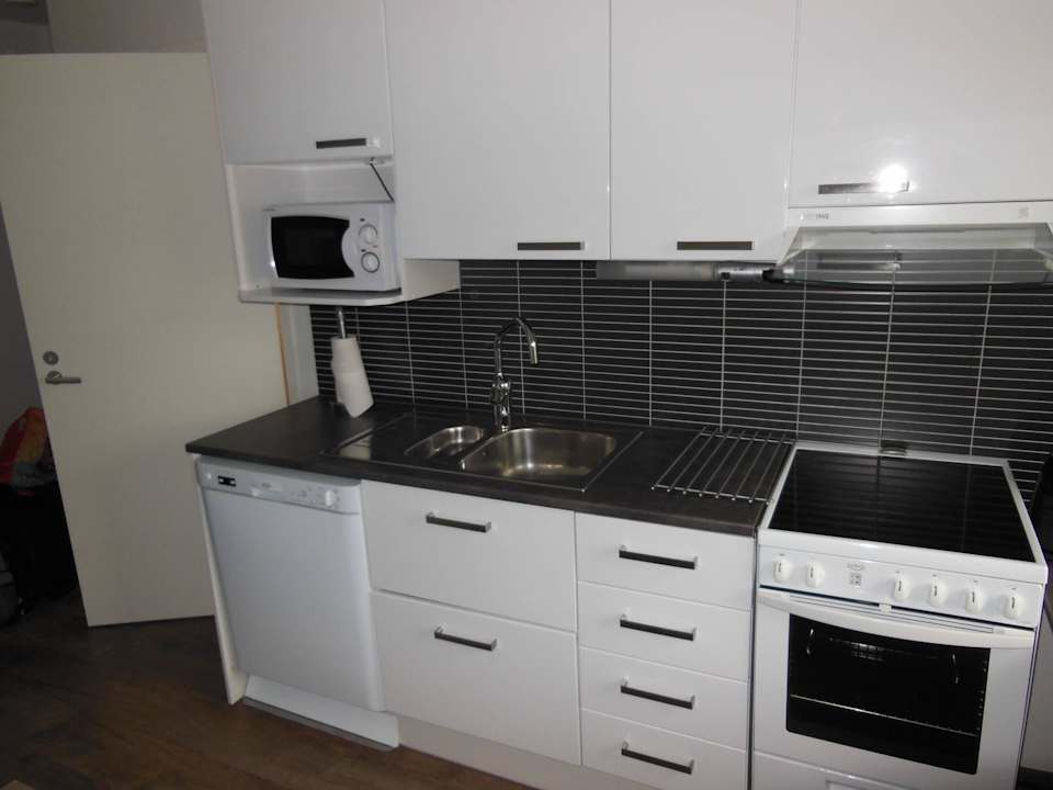 Küche mit Spülmaschine, Mikrowelle etc. SATO HotelHome Lapinlahdenkatu