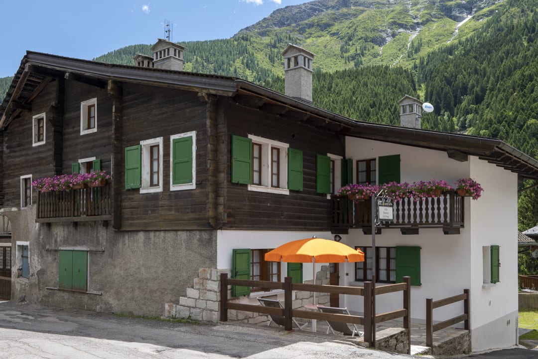 Außenansicht Incanto Walser Apartments Ronco