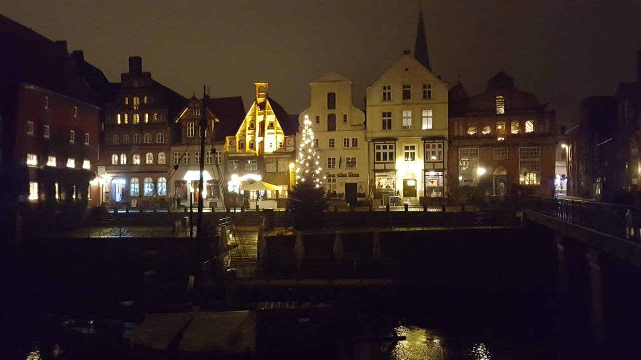 Hafen mit Kneipenmeile Bergström Hotel Lüneburg