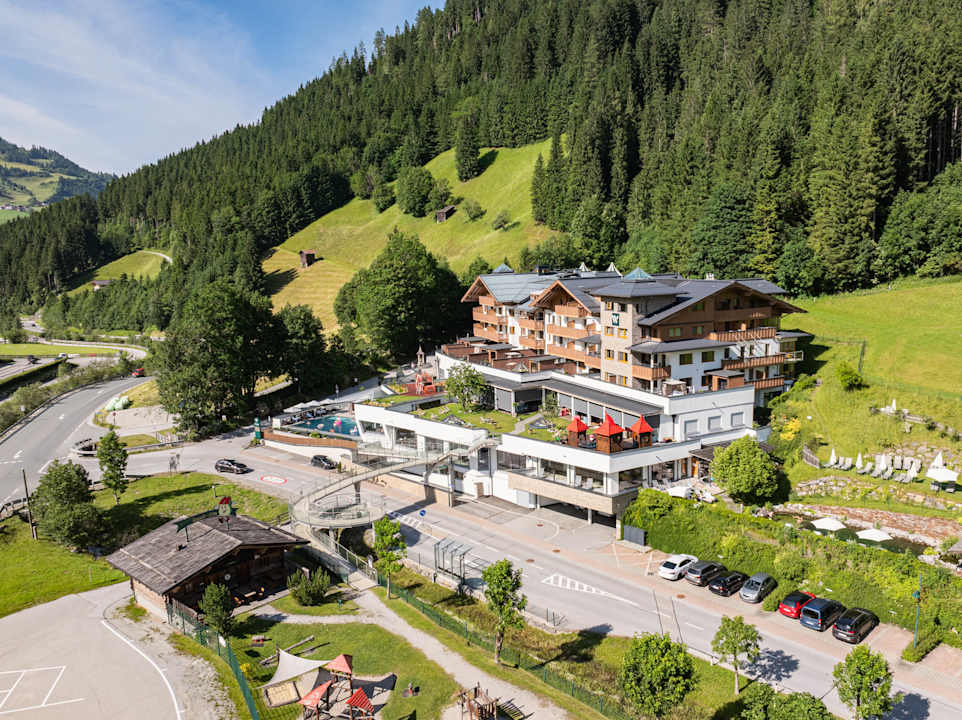 Außenansicht Kinderhotel Waldhof