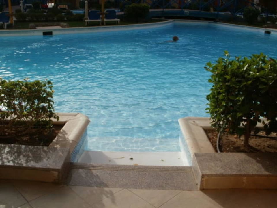 Zugang von unserer Terrasse zum Pool Titanic Beach Spa & Aqua Park