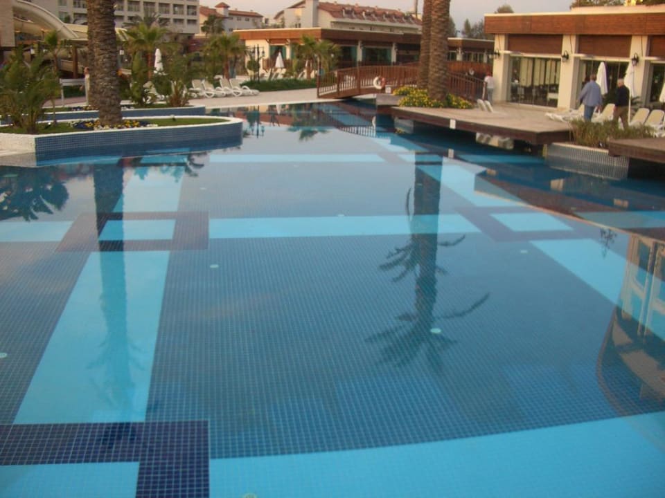 Ganz schön groß. Sunis Evren Beach Resort Hotel & Spa