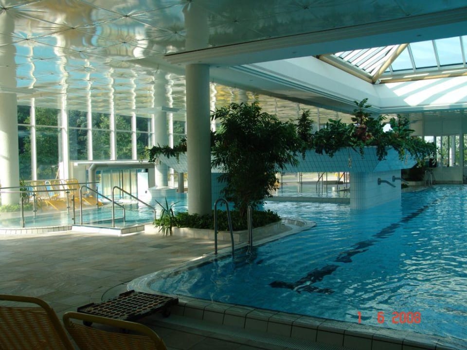 Pool innen HEIDE SPA Hotel & Resort