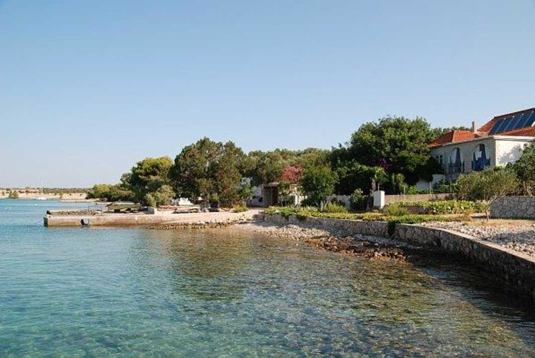 Strand  Apartments Lupis