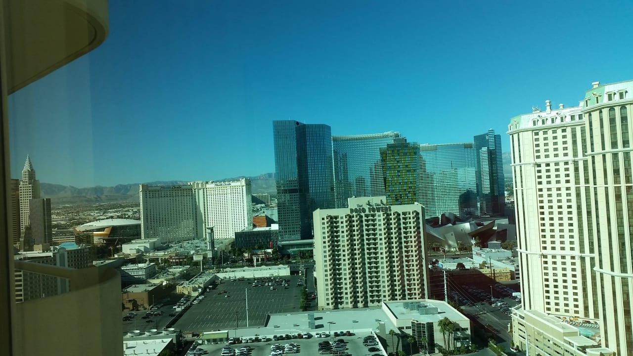 Richtung Strip The Signature at MGM Grand