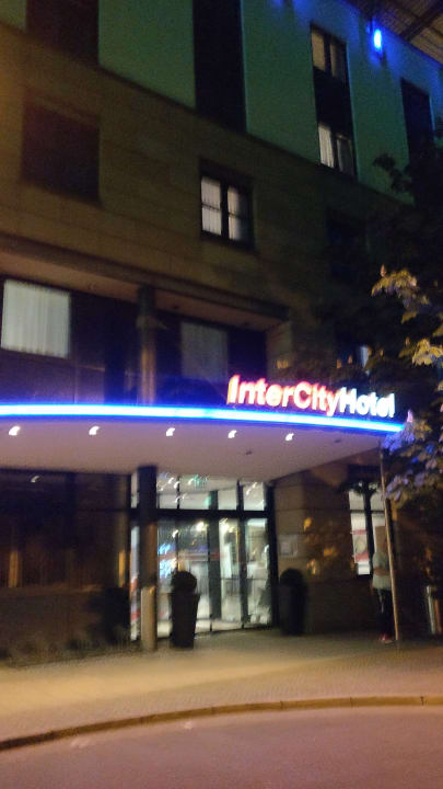 Außenansicht IntercityHotel Magdeburg