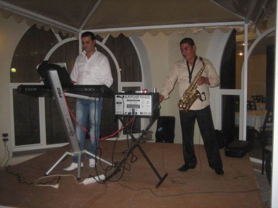 Das Duo lud zum Tanz ein El Mehdi Beach Resort