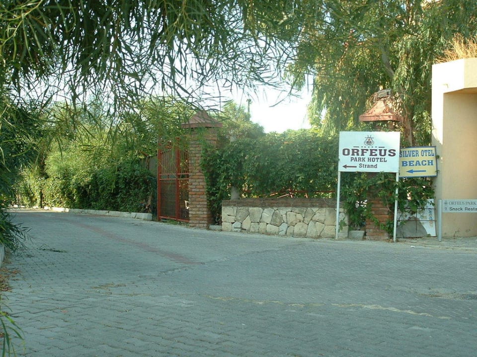 Der Weg zum Strand Hotel Orfeus Park