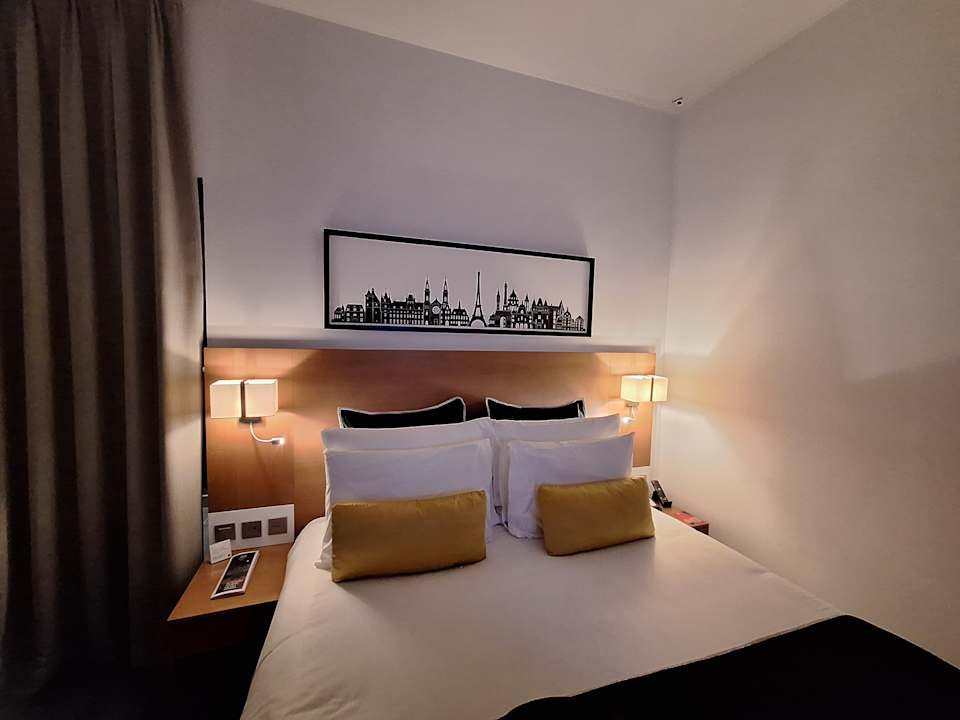 Zimmer Tryp by Wyndham Dubai