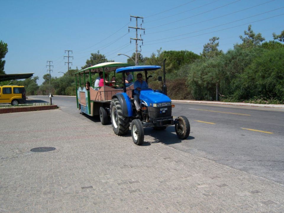 Traktor nach Kadriye Megasaray Club Belek