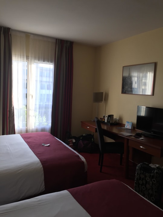 Room Hotel L'Elysée Val d'Europe