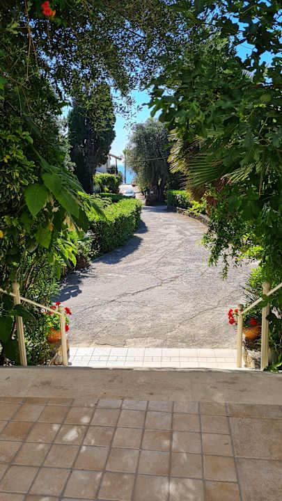 Gartenanlage Hotel Ipsos Beach