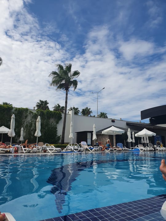 Pool Mary Hotel Side