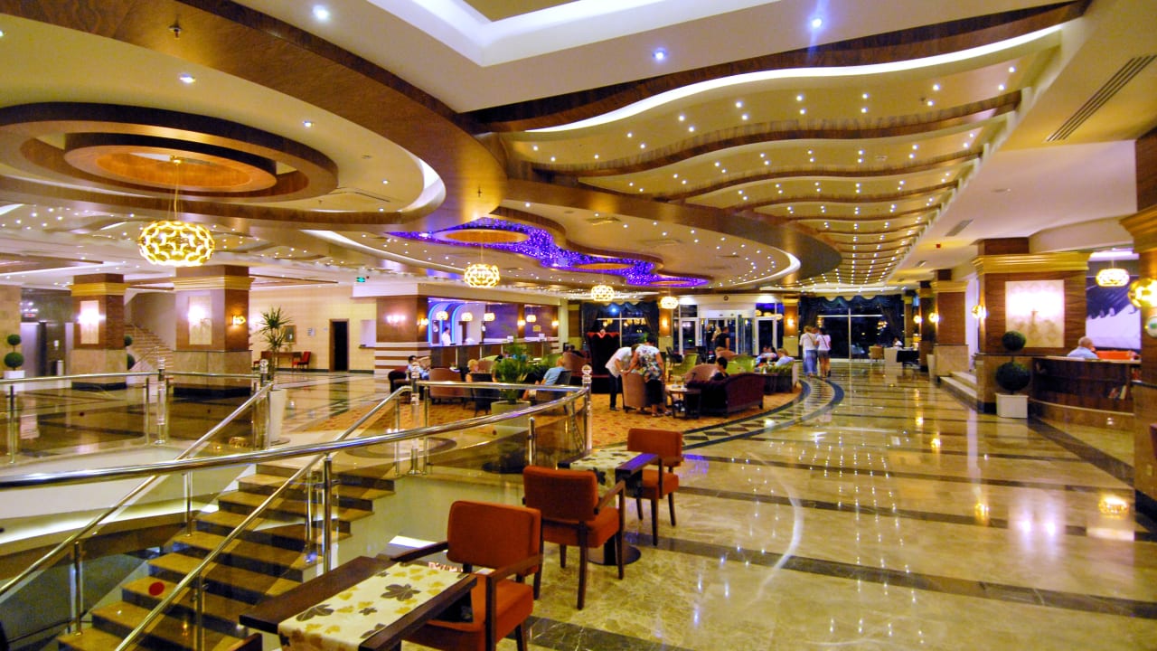 Lobby Dizalya Palm Garden