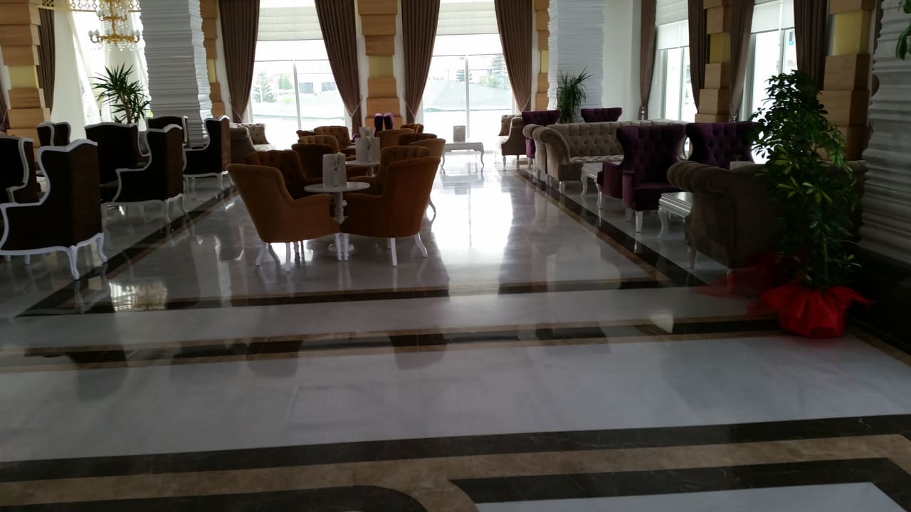 Gastro Side Royal Palace Hotel & Spa