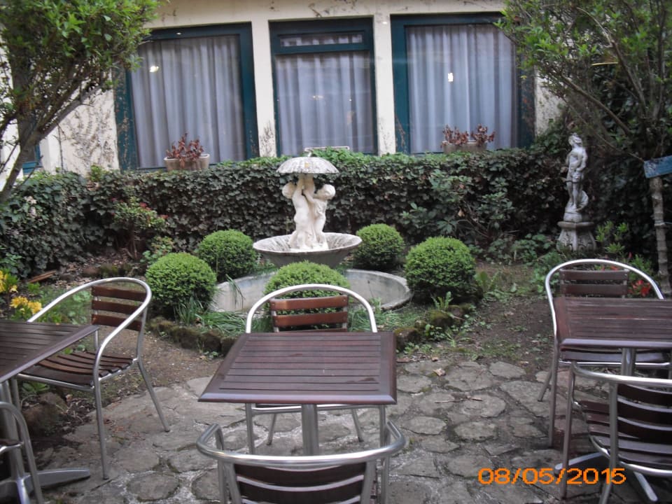 Maly ogrodeczek Grand Hotel L'Etape