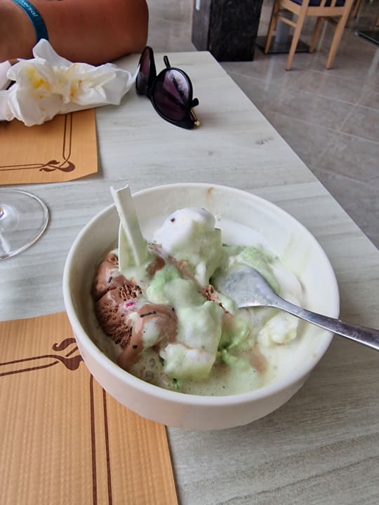 Gastro Universal Hotel Castell Royal