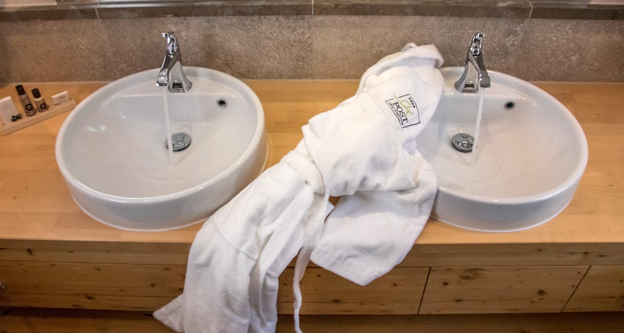 Zimmer Natur- & Alpinhotel Post