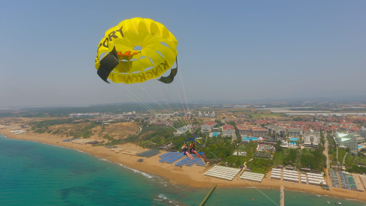 Strand Dream World Palace Hotel