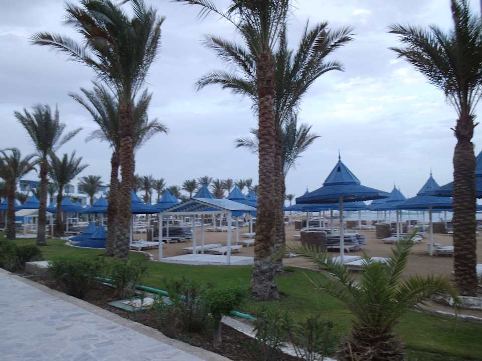 Ausblick von der Gartenanlage aus The Grand Hotel Hurghada