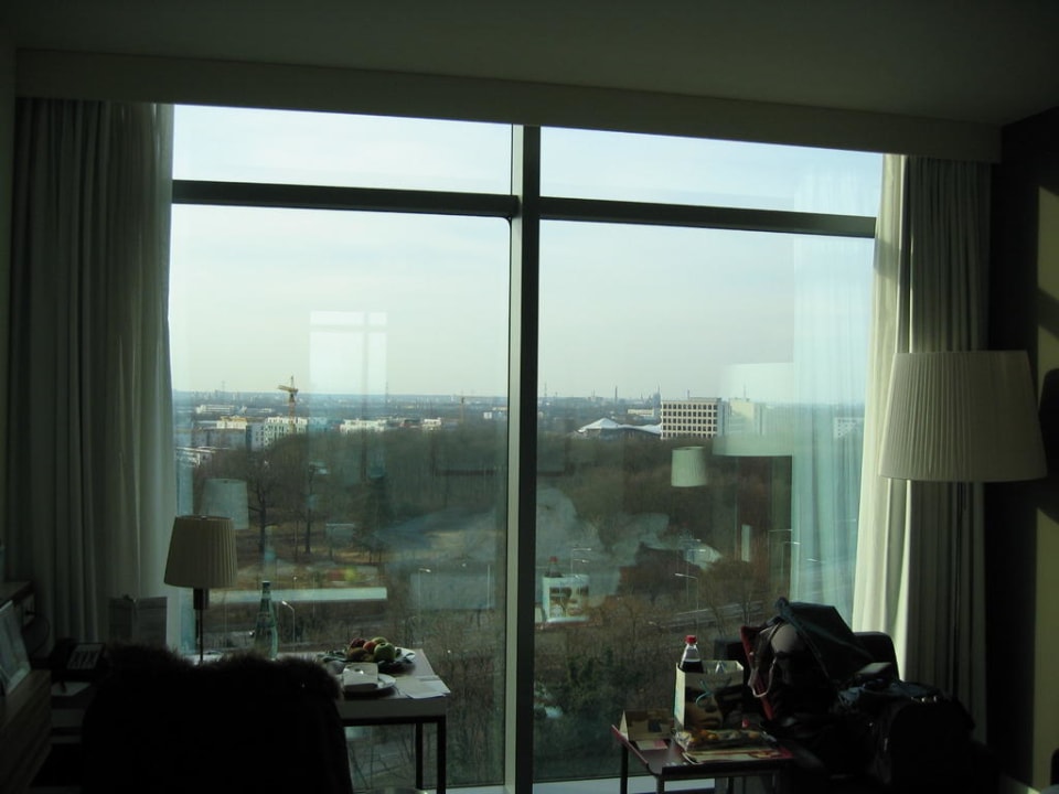 Riesige Fensterfront Radisson Blu Hotel Frankfurt