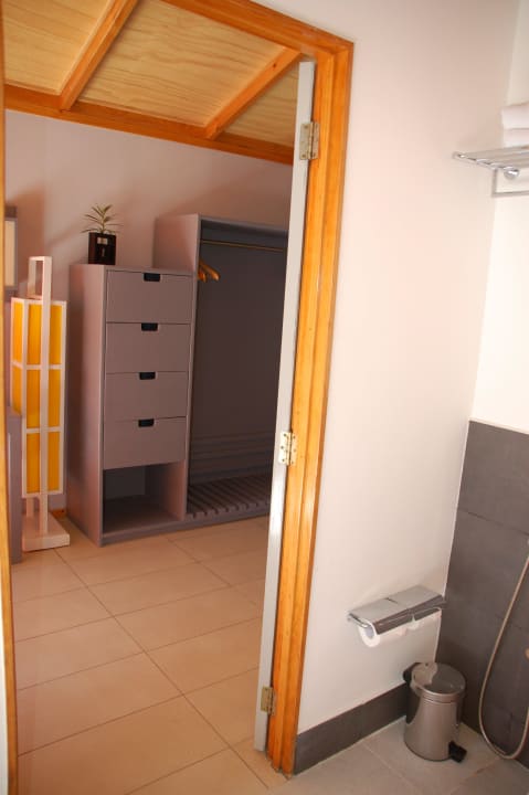 Übergang Bad/Wohnzimmer Meeru Maldives Resort Island