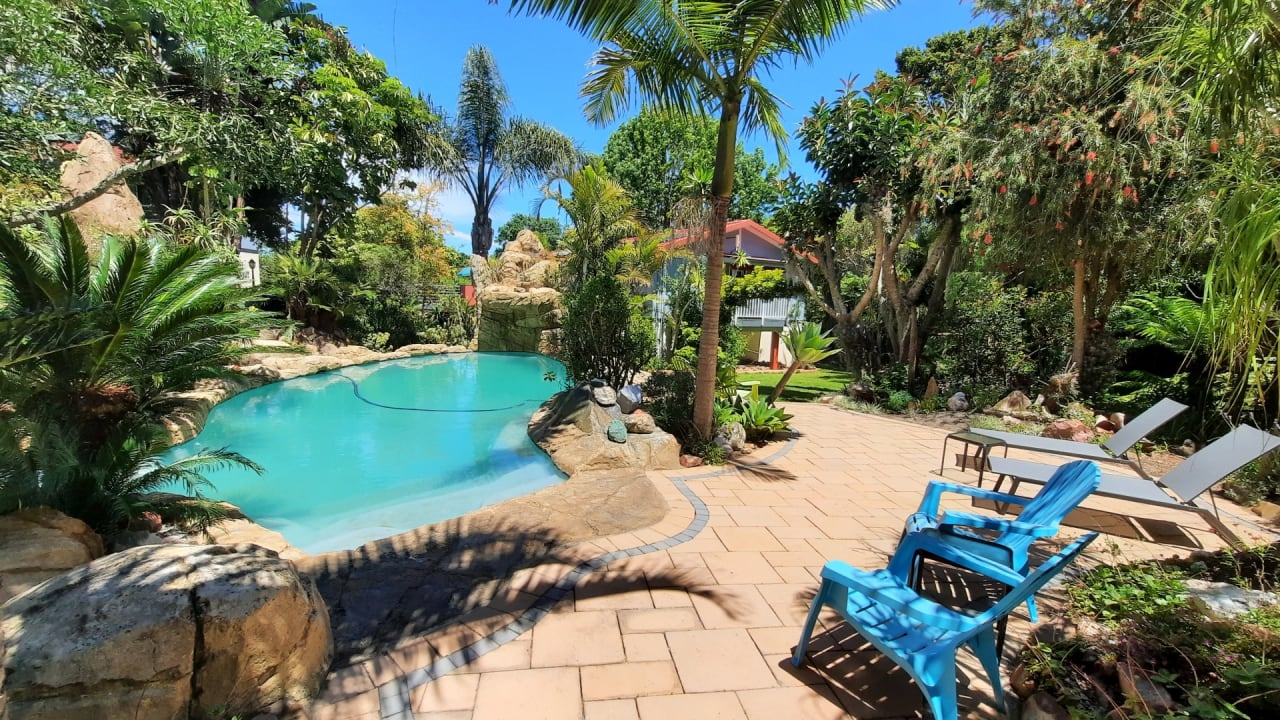 Pool Guesthouse Littlewood Garden