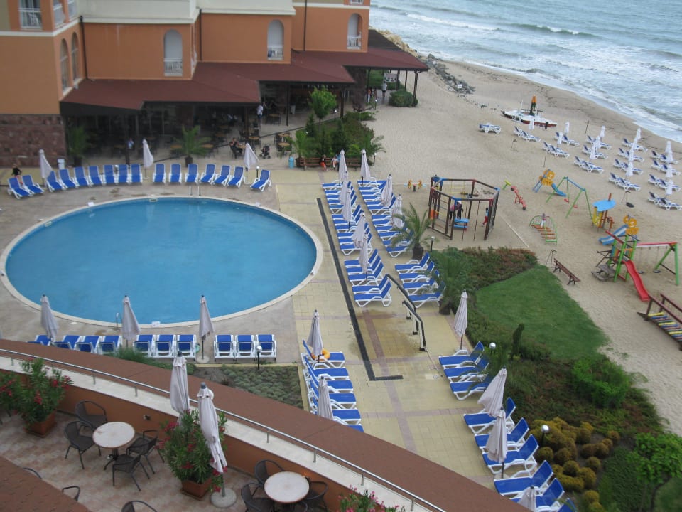 Kinderpool mit Spielplatz Sol Luna Bay